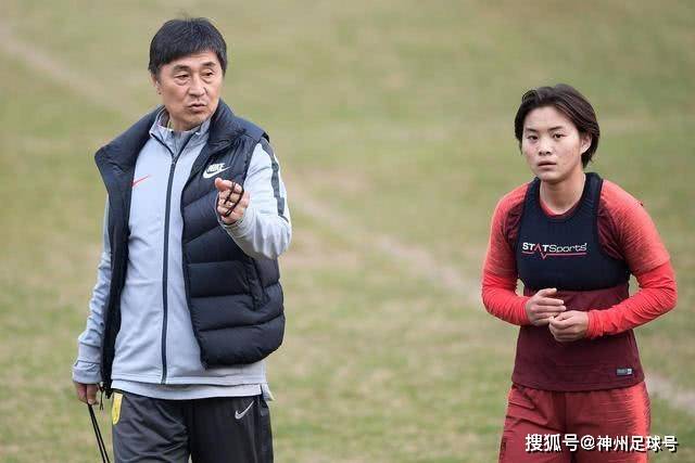 马竞坚决拒绝巴萨1亿欧报价，小蜘蛛阿尔瓦雷斯倾向离队！